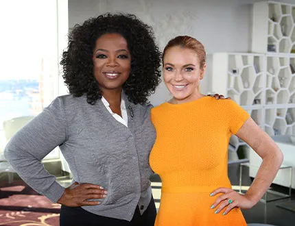 Lindsay Lohan làm “gái đảm” trong dịp Lễ Tạ ơn