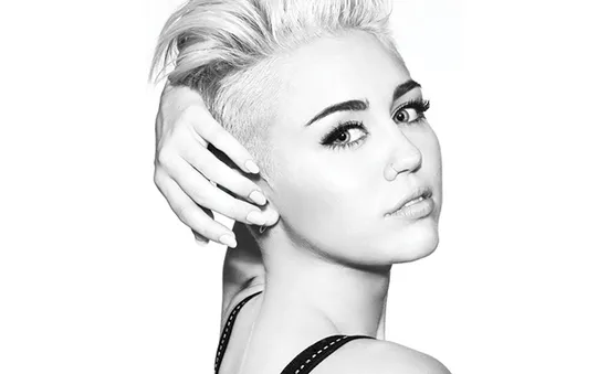 Miley Cyrus lọt vào Top 10 nhân vật của năm 2013