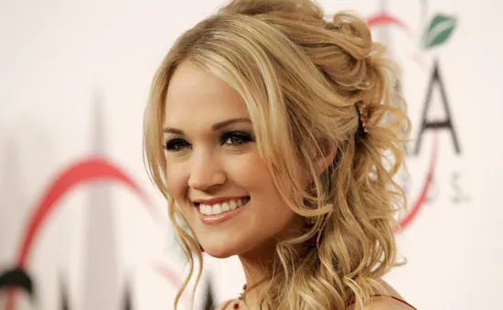 Carrie Underwood – “Quán quân thu nhập” của American Idol