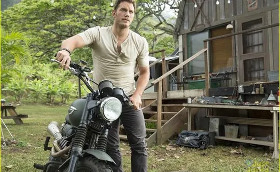 Jurassic World giấu khủng long đến phút chót