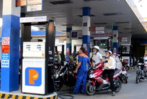 Tạm thời giữ nguyên giá bán xăng dầu