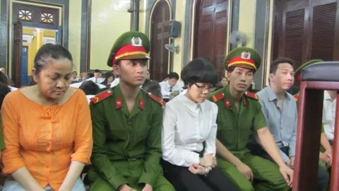 Đề nghị chung thân đối với "siêu lừa" Huyền Như