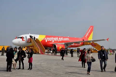 Bị cấm bay 6 tháng vì đùa có bom trên máy bay