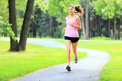 7 lý do bạn nên đi bộ ngoài trời
