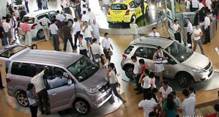 Ô tô Việt Nam đắt hơn khu vực 300 triệu đồng/xe