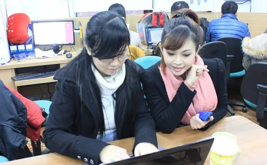 Giao lưu trực tuyến với MC “Trà chanh” Thùy Linh