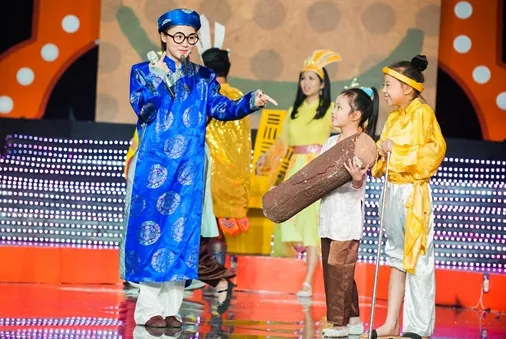 Gala Tết Đồ Rê Mí 2014: Văn Mai Hương hài hước trong tạo hình phú ông
