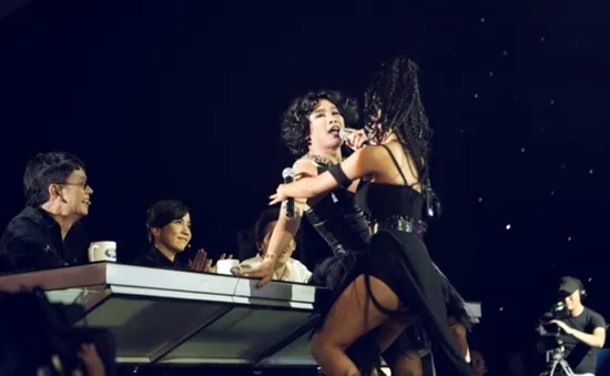 Mi-A “bốc lửa” cùng “Rihanna Chí Thiện” trong show 4 Gương mặt thân quen 2014