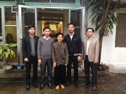 Thăm, tặng quà gia đình chiến sỹ Hà Nội duy nhất hy sinh tại Đảo Gạc Ma (Trường Sa) 