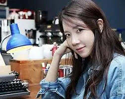 Lee Ji Ah đổi nghề biên kịch tại Hollywood 