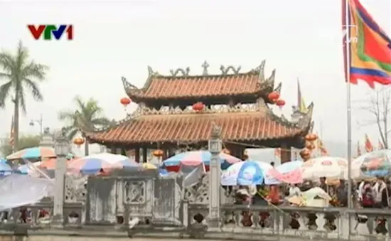 Video Tiêu điểm: Lễ hội đầu năm và những quan điểm tâm linh lệch lạc