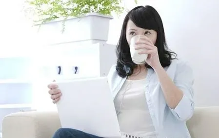 Những thói quen uống nước cần nhớ
