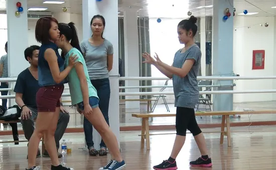 Cận cảnh buổi luyện tập trước liveshow 2 của thí sinh Sao Mai Điểm hẹn 