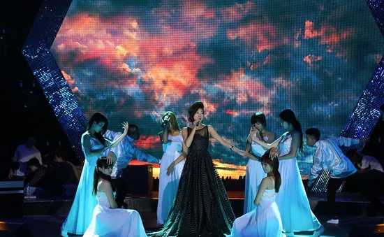 Sao Mai Điểm hẹn - Liveshow tuần 6: Xuất hiện nhiều ca khúc kinh điển thế giới