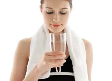 Tránh nguy cơ mất nước mùa nắng nóng 