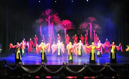 Nghệ thuật Chèo chuyên nghiệp 2013: Sáng tạo từ đời sống 