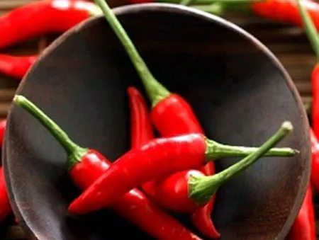 Những người không nên ăn ớt