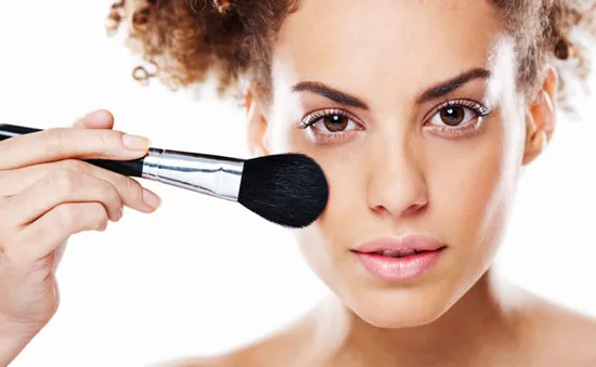 Muốn makeup đẹp cần có phấn nền tốt