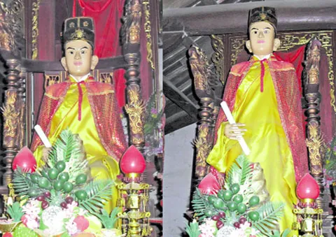 Bức tượng đứng lên, ngồi xuống ở làng Bảo Hà