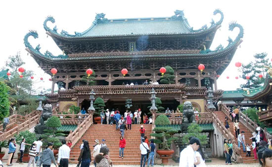 Tục lễ chùa đầu năm 