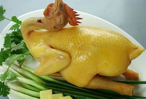 Mẹo chọn và luộc gà ngon ngày Tết 