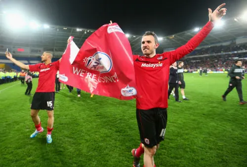 Cardiff City tưng bừng mở hội sau khi thăng hạng 