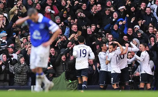 Tottenham 1-0 Everton: Spurs áp sát Liverpool (VIDEO)