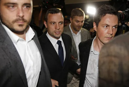 Diễn biến ngày thứ hai phiên tòa xét xử Oscar Pistorius: Bào chữa của luật sư