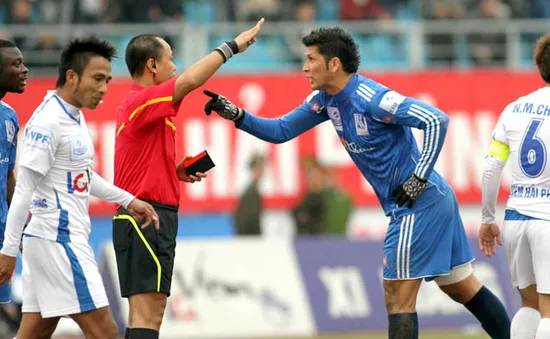 HAGL và nỗi lo hàng thủ