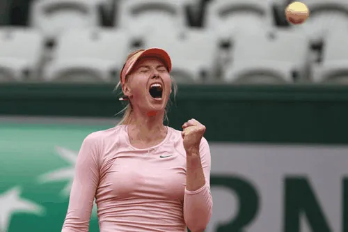 Roland Garros: "Búp bê Nga" Masha ngược dòng vào tứ kết