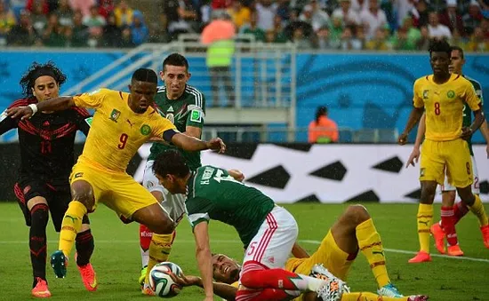 "Sư tử" Cameroon đã bị người Mexico khuất phục như thế nào?