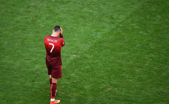 Cris Ronaldo: Chiến thắng, tiếc nuối và lệ rơi...