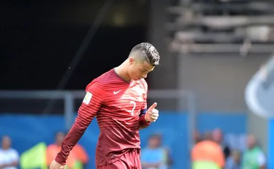 Cris Ronaldo: "Chúng tôi xứng đáng nhận được nhiều hơn"