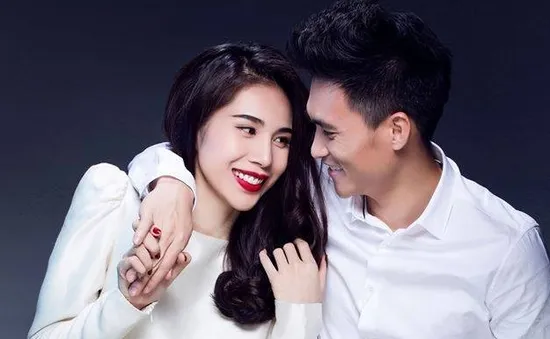 Công Vinh - Thủy Tiên tình tứ trong bộ ảnh kỷ niệm 6 năm ngày cưới