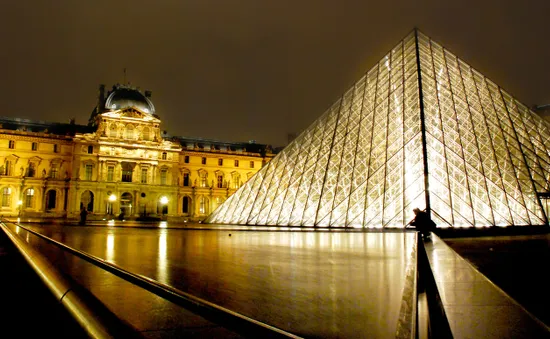 Bảo tàng Louvre đóng cửa vì nạn móc túi