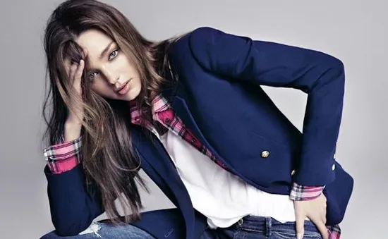 Miranda Kerr khác lạ và quyến rũ