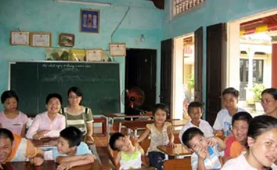 Cô giáo hết lòng vì trẻ mồ côi, tật nguyền