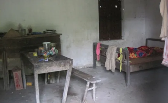 “Đừng gọi mẹ con là… người điên”