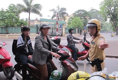 TP.HCM: Ra quân xử phạt không đội MBH cho trẻ em