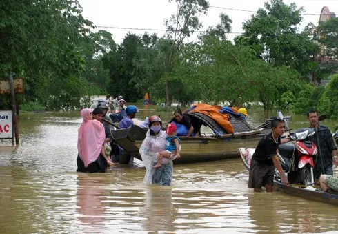 Quảng Trị di dời hàng ngàn dân trước nguy cơ lũ lớn