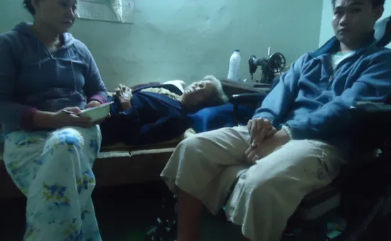 Cơ cực người phụ nữ bệnh tim nuôi mẹ già và đứa con tật nguyền