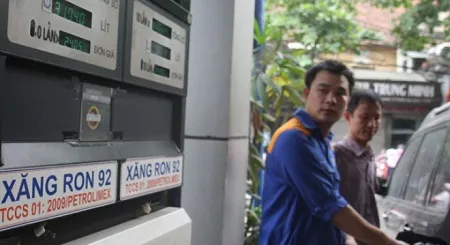 Dầu diesel giảm hơn 300 đồng/lít