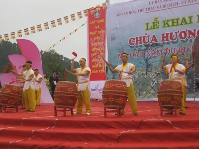 Khai hội chùa Hương Tích 