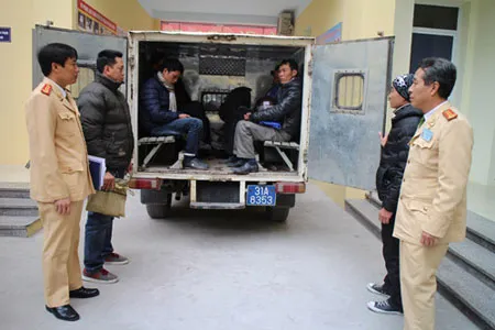 Công an Hà Nội bắt giữ cò mồi chùa Hương