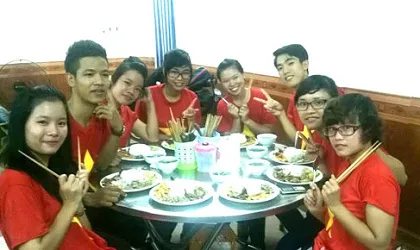 “Huế Thương” - Quán cơm chay cho người nghèo