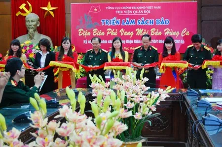 Triển lãm “Điện Biên Phủ vang mãi bản hùng ca”