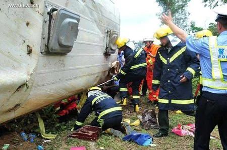 Trung Quốc: Tai nạn xe bus, 8 học sinh thiệt mạng 