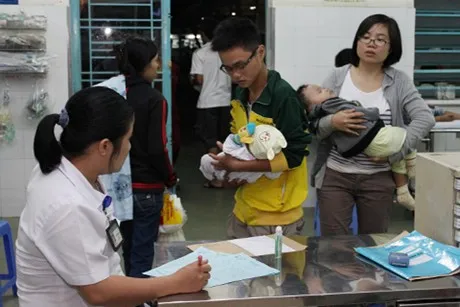 TP.HCM tổ chức tiêm bù vaccine sởi cho trẻ