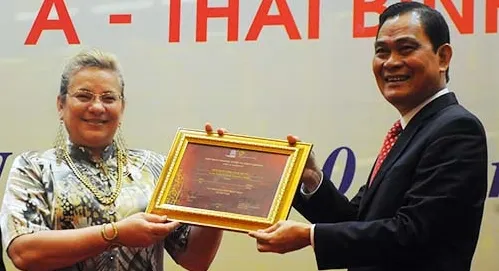 Châu bản triều Nguyễn đón nhận bằng Di sản tư liệu thế giới