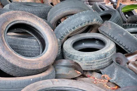 Hàng nghìn tấn săm lốp ôtô cũ nát bị nhập về Việt Nam